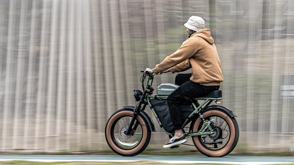 Experience the power and reliability of the R1 Plus 1000 Watt ebike, the perfect choice for all your riding needs.